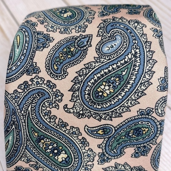 Ferrell Reed For Nordstrom 100% Silk Tie Soft pink Paisley - Picture 5 of 6